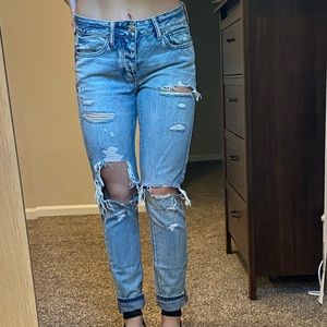 AMERICAN EAGLE TOMGIRL DISTRESSED DENIM SIZE 2